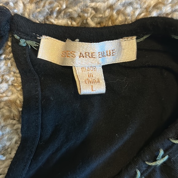 Skies are Blue by Stitch Fix embroidered blouse - Picture 5 of 5